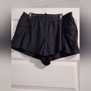 Coastal Cove Women's Black Shorts
